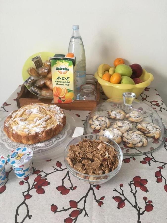 לינה וארוחת בוקר רימיני 8 Di Cuori מראה חיצוני תמונה